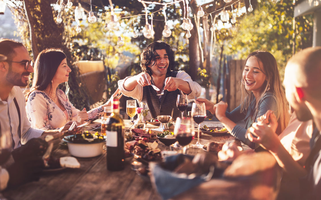 group-of-people-eating