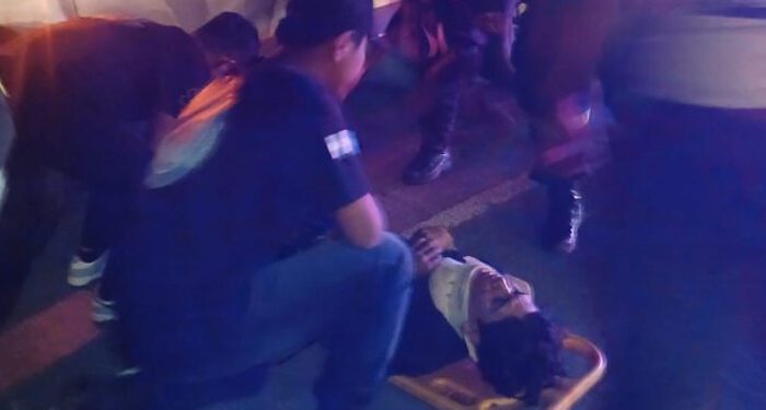 Rescatan a joven de 21 años tras aparatoso accidente en El Salvador