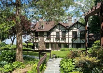 The Moorings: A Confederate General & the Cottages