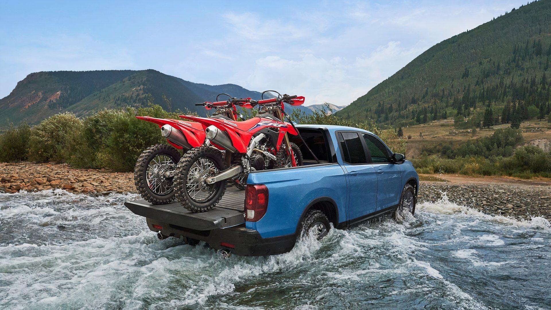 2024 Honda Ridgeline hauling bicycles