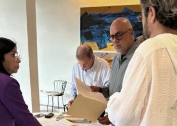 US-backed opposition in Venezuela suffers further setbacks after its candidate fled to Spain