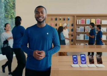 Apple begins iPhone 16 and iPhone 16 Pro deliveries and in-store pickups across North America