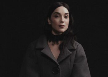 St. Vincent Announces Spanish-Language Album Todos Nacen Gritando, Shares “Hombre Roto”: Stream