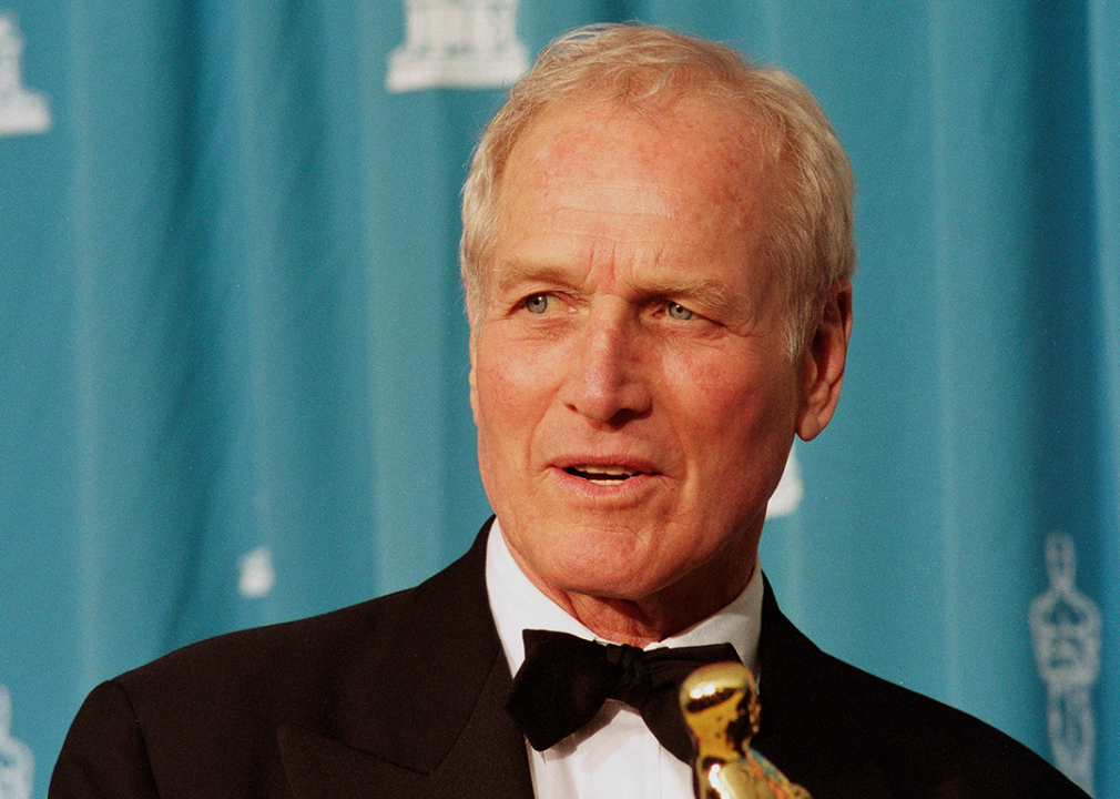 Paul Newman backstage at the 67th Annual Academy Awards.