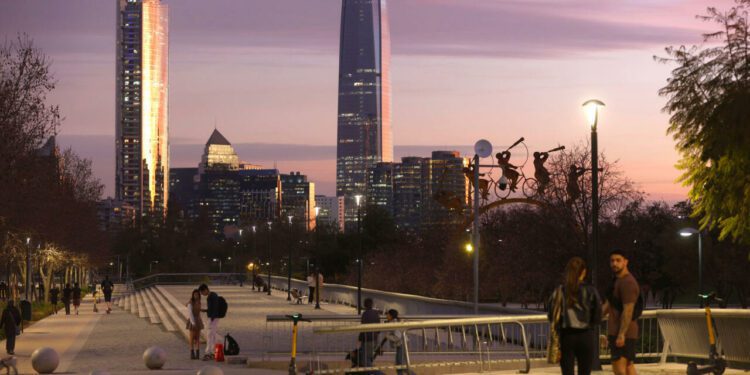 Chile cae al nivel más bajo de nacimientos en América