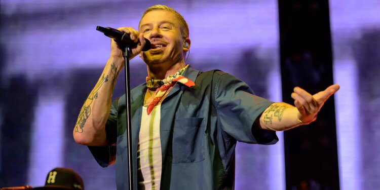 Macklemore tells Seattle crowd 'f--- America' at concert donating to UNRWA