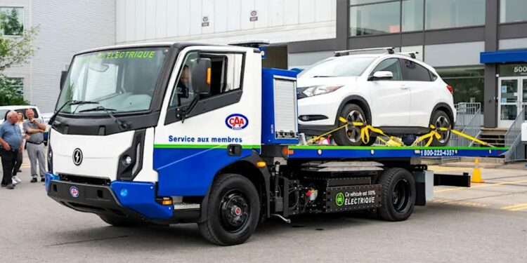 Lion Electric delivers the first electric tow truck in North America