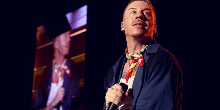 Macklemore chants 'F--k America' to cheers at concert benefiting Hamas-connected UN agency