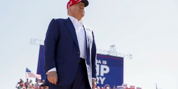 Trump Pulls Ahead in Key Battleground States: NYT-Siena Poll