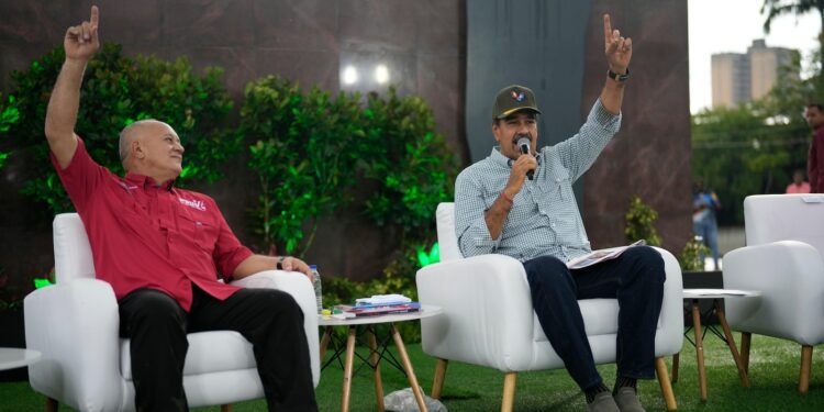 A court in Argentina orders the arrest of Venezuela's president and his right-hand man