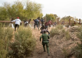 A group of migrants is apprehended by Yuma Sector Border Patrol. (File photo by Jerry Glaser/Customs and Border Patrol)