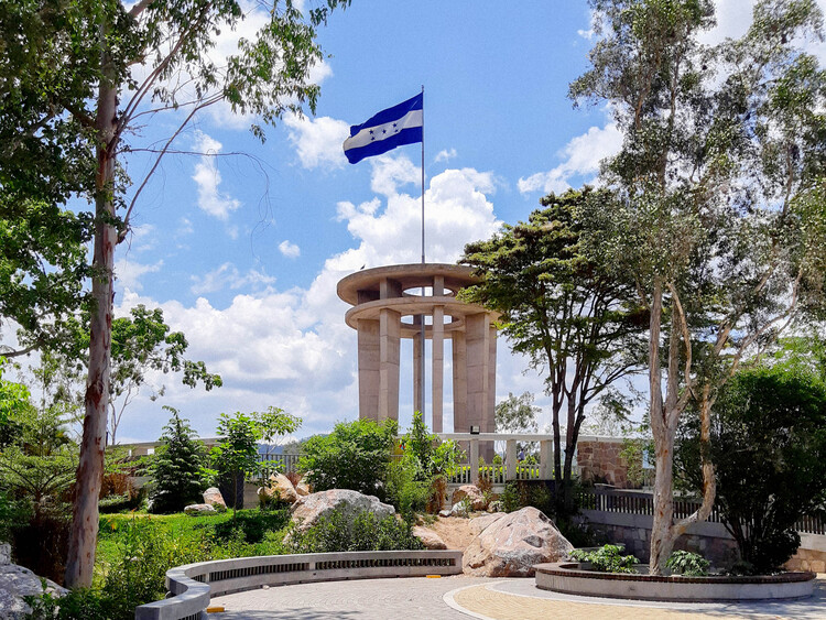 Tegucigalpa Architecture City Guide: 18 Landmarks to Explore the Capital of Honduras - Image 3 of 19