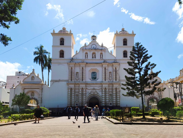 Tegucigalpa Architecture City Guide: 18 Landmarks to Explore the Capital of Honduras - Image 4 of 19