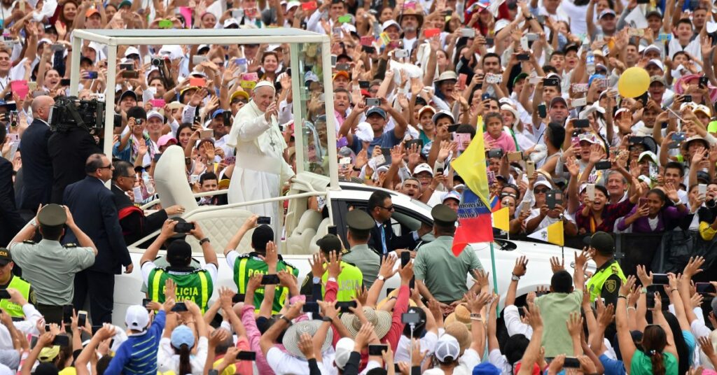 Many US, Latin American Catholics Want the Church to Allow Women Priests