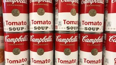 FILE PHOTO: Tins of Campbell's Tomato Soup are seen on a supermarket shelf in Seattle, Washington, U.S. February 10, 2017.  REUTERS/Chris Helgren/File Photo