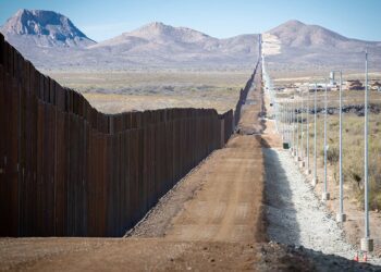 Kamala Harris heads to Douglas to blunt attacks over border security