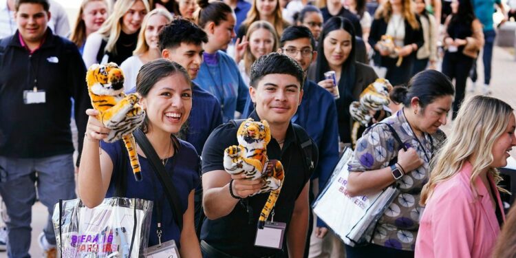 Phoenix businessman has a plan to sell integrity