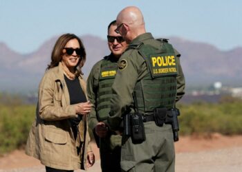 Kamala Harris takes aim at Trump on first visit to US border in three years