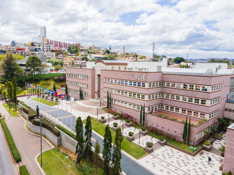 Tegucigalpa Architecture City Guide: 18 Landmarks to Explore the Capital of Honduras - Image 12 of 19