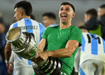 Why is Argentina goalkeeper Emi Martinez suspended in two FIFA World Cup 2026 qualifiers?