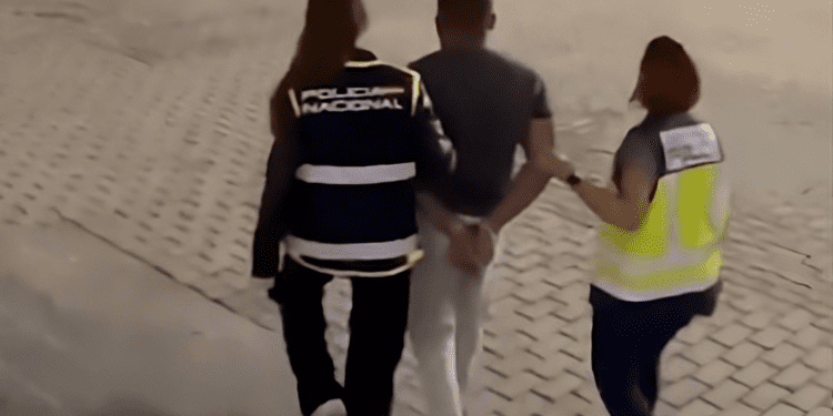 Watch: Most feared hitman in Panama and leader of notorious 'Terror Killa' gang is arrested by undercover cops at a shopping centre in Spain
