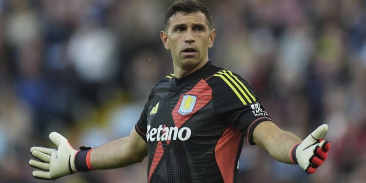 FIFA suspends Argentina goalkeeper for 2 matches in World Cup qualifying