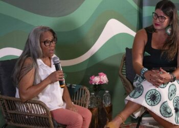 Storytellers travel AZ, recount death and prison due to abortion bans