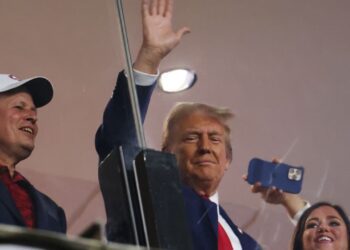 Alabama fans adopt Trump's rhetoric during Georgia Bulldogs deep south showdown