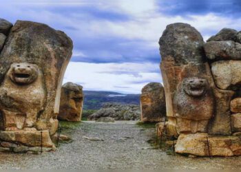 5 ancient cities once considered myths that actually exist!
