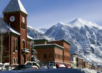 7 of the Most Scenic Ski Resorts in North America