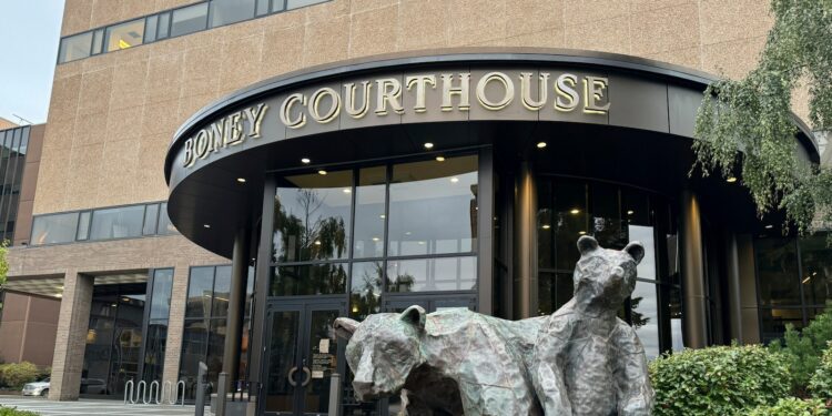 Alaska high court lets man serving a 20-year sentence remain in US House race