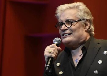 Amaury Pérez Delays Album Launch Due to Cuba's Dire Situation