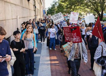 America’s college heads revise rules for handling campus protests