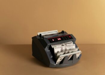 Argentina Flaunts Major Tax Cuts to Woo Foreign Money