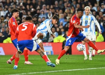 Argentina cruise past Chile, Bolivia thrash Venezuela