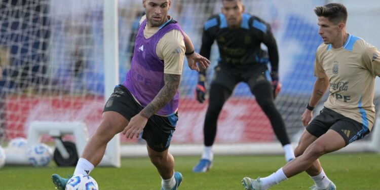 Argentina vs Chile: How to watch CONMEBOL World Cup qualifier live, TV channel, start time, preview