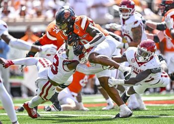 Arkansas football squanders lead, loses 39-31 at Oklahoma State in 2 OTs