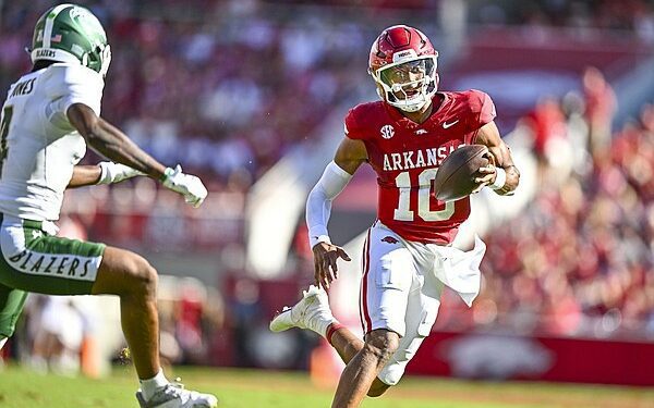 Arkansas football win over UAB leaves coach 'disappointed' in lack of domination