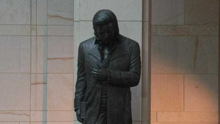 Arkansas students ‘stunned’ at unveiling of Johnny Cash statue in D.C.