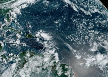 Atlantic disturbance moving into the Caribbean but remains disorganized