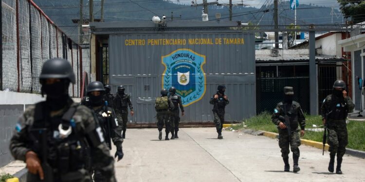 Attempted prison escape in Honduras leaves 2 inmates dead and 3 injured
