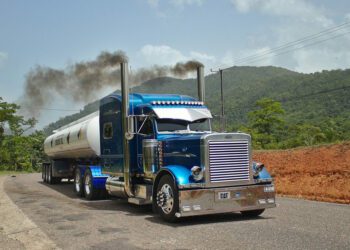 Biofuel groups, fuel retailers fight California’s proposed restrictions