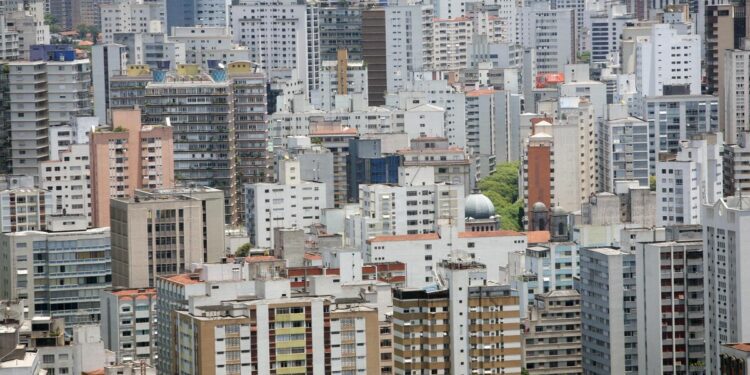 Brazil’s Tightening Cycle Set to Miss Market Forecast, JPM Says