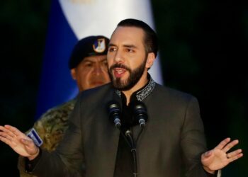 Bukele da por "desarticuladas" las pandillas en El Salvador con un balance de 82.000 encarcelados