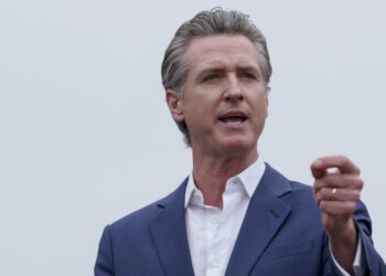 California governor vetoes bill requiring speeding alerts in new cars
