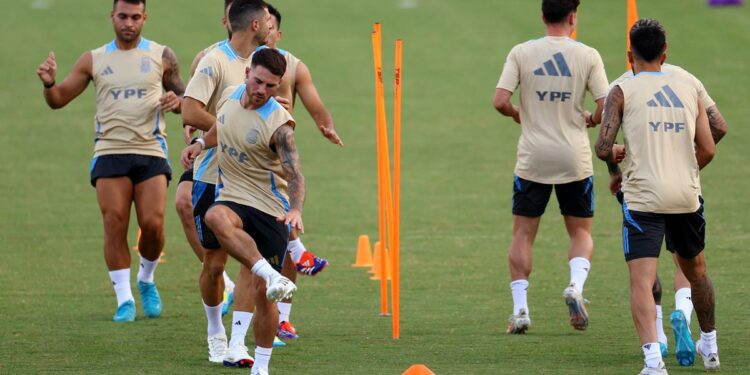 Colombia vs Argentina LIVE streaming info, FIFA World Cup 2026 qualifiers: When, where to watch COL v ARG; Head-to-head record; Predicted lineups