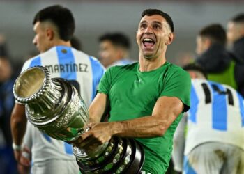 Controversial Argentina goalkeeper Emiliano Martinez suspended by FIFA for two matches; here's why – Firstpost