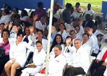 Cuban Doctors in St. Vincent and the Grenadines Criticized for Lack of English Proficiency