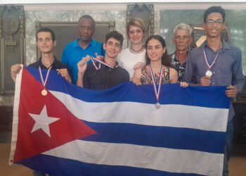 Cuban Students Excel with Three Golds and a Silver at Ibero-American Biology Olympiad