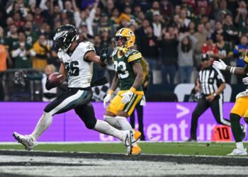 Eagles beat Packers in first NFL game played in South America